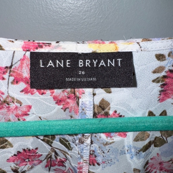 EUC Lane Bryant Floral Semi Sheer Pastel Garden Wrap Floral Blouse Size 26 - Picture 4 of 7